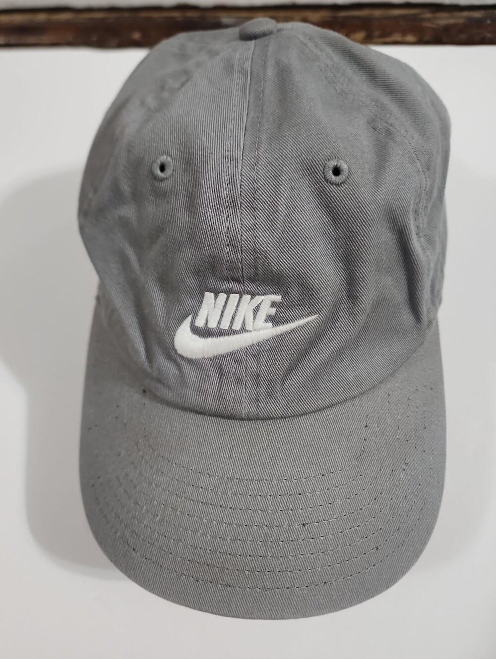 Nike Heritage86 Gray Baseball Cap Embroidered Swish Logo NWOT Unisex